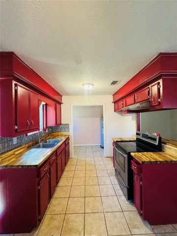 1082 County Road 129, Liberty, TX 77575