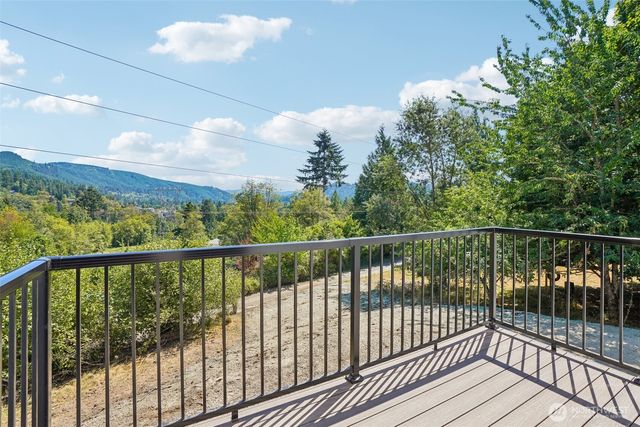 2411 Sunrise Street, Kelso, WA 98626