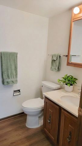 207 Uteg Street 201, Crystal Lake, IL 60014