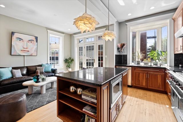 2845 W Division Street, Chicago, IL 60622