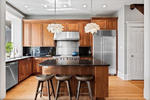 2845 W Division Street, Chicago, IL 60622