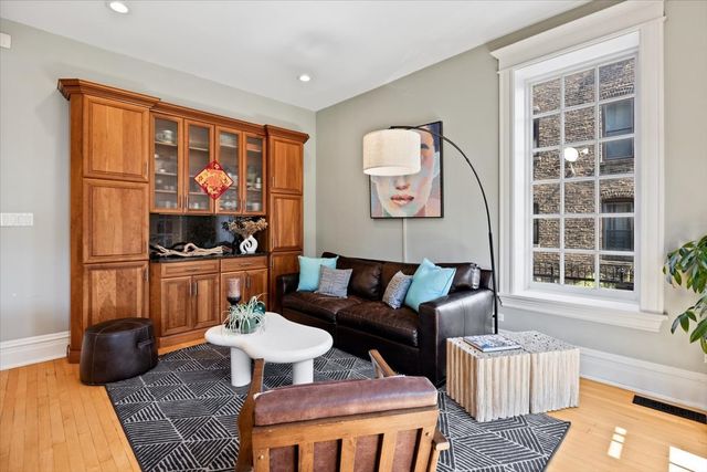 2845 W Division Street, Chicago, IL 60622