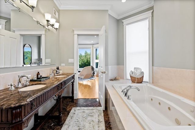 2845 W Division Street, Chicago, IL 60622