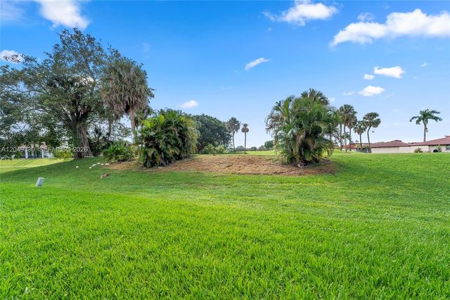 8220 Waterford Lane, Tamarac, FL 33321