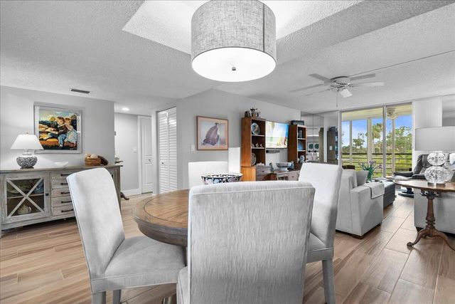 6698 10th Avenue N 305, Lake Worth, FL 33461