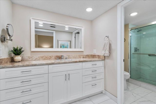 6698 10th Avenue N 305, Lake Worth, FL 33461