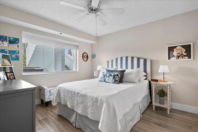 6698 10th Avenue N 305, Lake Worth, FL 33461
