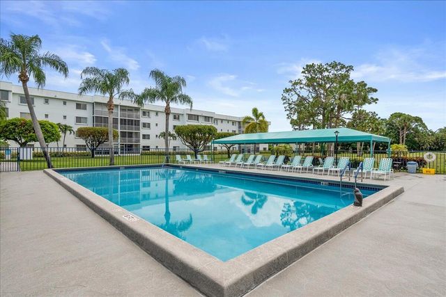 6698 10th Avenue N 305, Lake Worth, FL 33461