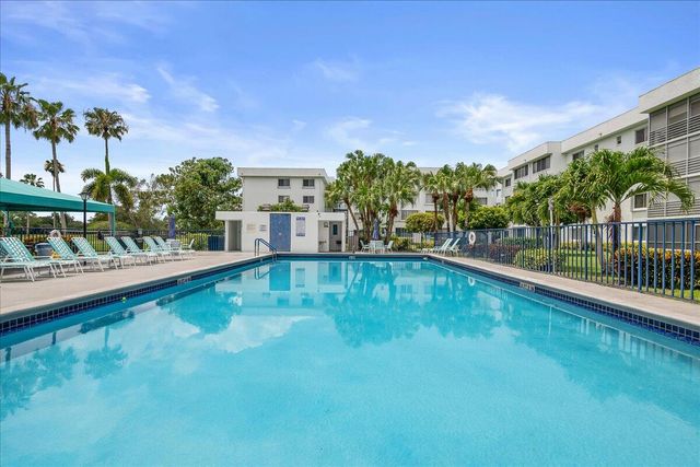 6698 10th Avenue N 305, Lake Worth, FL 33461