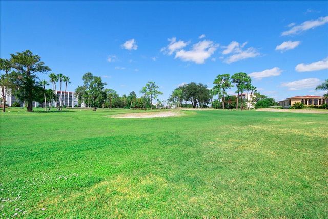 6698 10th Avenue N 305, Lake Worth, FL 33461