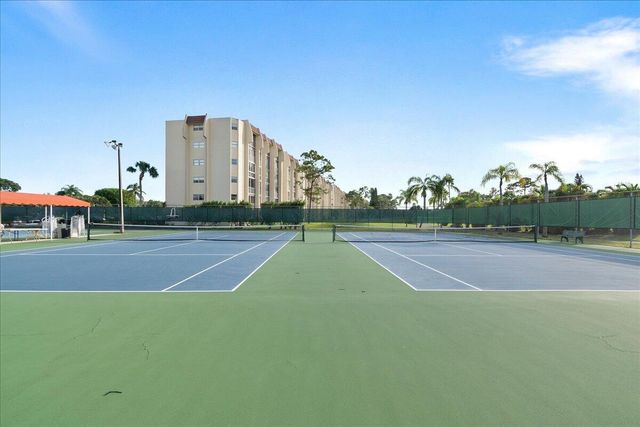 6698 10th Avenue N 305, Lake Worth, FL 33461