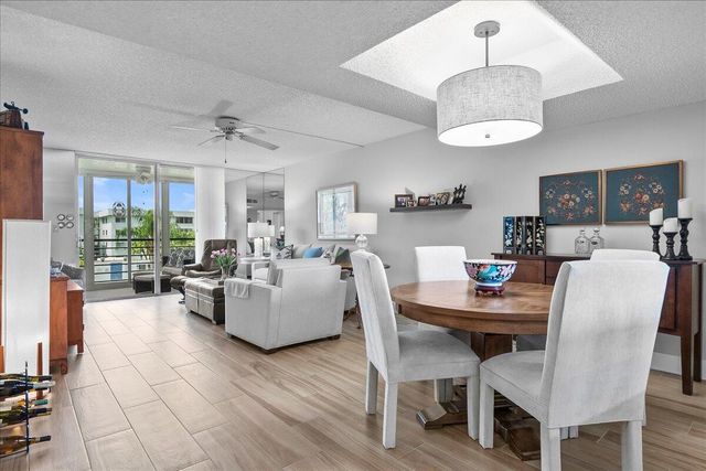 6698 10th Avenue N 305, Lake Worth, FL 33461