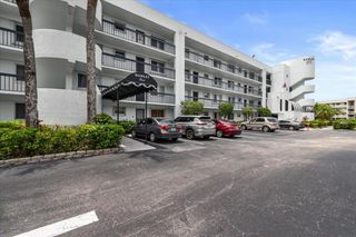 6698 10th Avenue N 305, Lake Worth, FL 33461