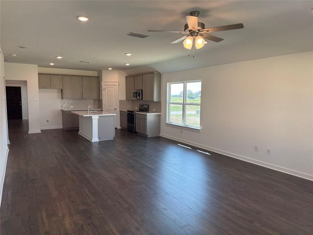120 Quail Convey DR, Jarrell, TX 76537