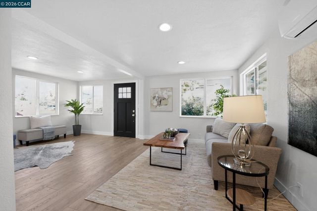 1027 1027 3rd St, Rodeo, CA 94572