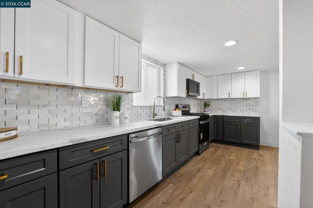 1027 1027 3rd St, Rodeo, CA 94572