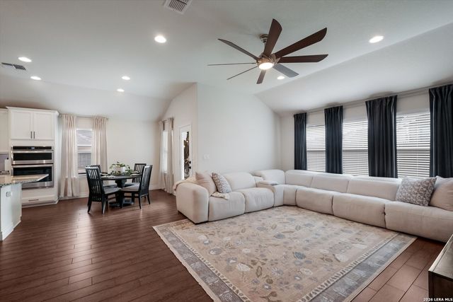 109 Aberdeen, Boerne, TX 78015