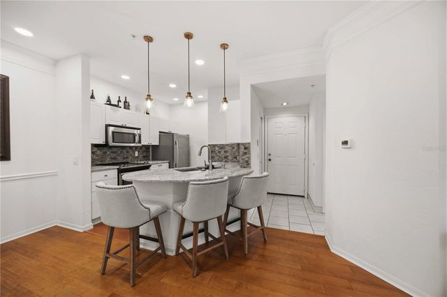 5180 NORTHRIDGE ROAD 207, Sarasota, FL 34238