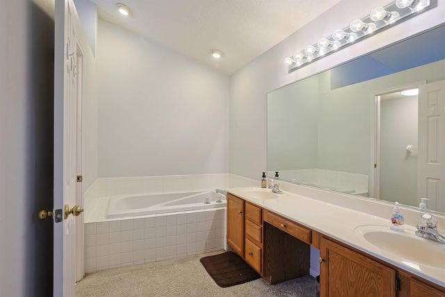 10802 Doral Court, Union, KY 41091