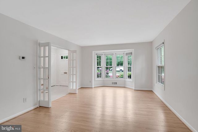 8301 FORRESTER BLVD, Springfield, VA 22152