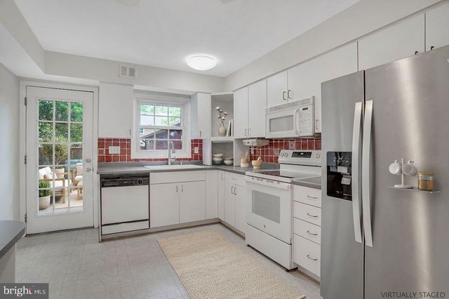 8301 FORRESTER BLVD, Springfield, VA 22152