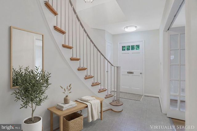 8301 FORRESTER BLVD, Springfield, VA 22152