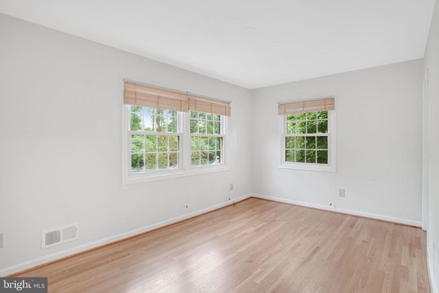 8301 FORRESTER BLVD, Springfield, VA 22152