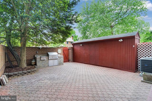 8301 FORRESTER BLVD, Springfield, VA 22152
