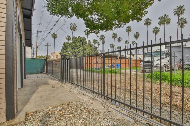 5714 S St Andrews, Los Angeles, CA 90062