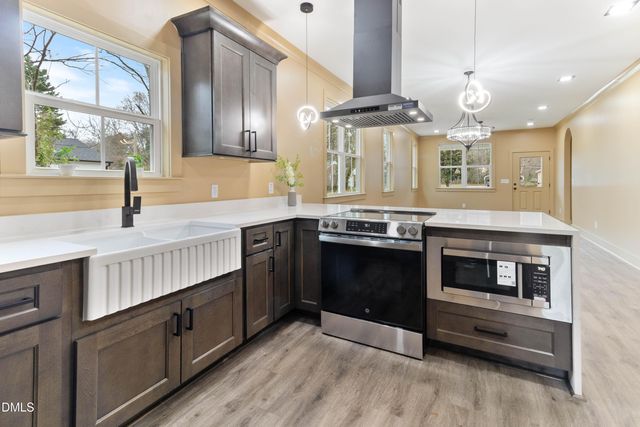 2324 Radiance Drive, Burlington, NC 27215