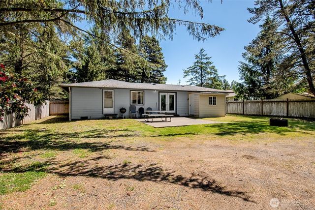 457 Centaurus Avenue SW, Ocean Shores, WA 98569
