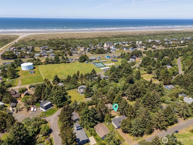 457 Centaurus Avenue SW, Ocean Shores, WA 98569