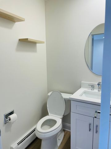 1777 Dewes Street E, Glenview, IL 60025