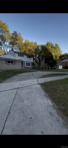 30050 Pleasant Trail, Southfield, MI 48076