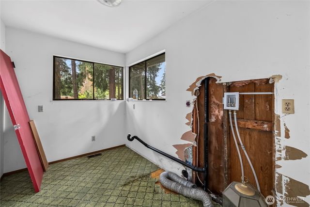 16030 33rd Avenue NE, Lake Forest Park, WA 98155