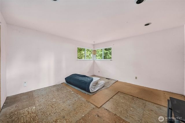 16030 33rd Avenue NE, Lake Forest Park, WA 98155