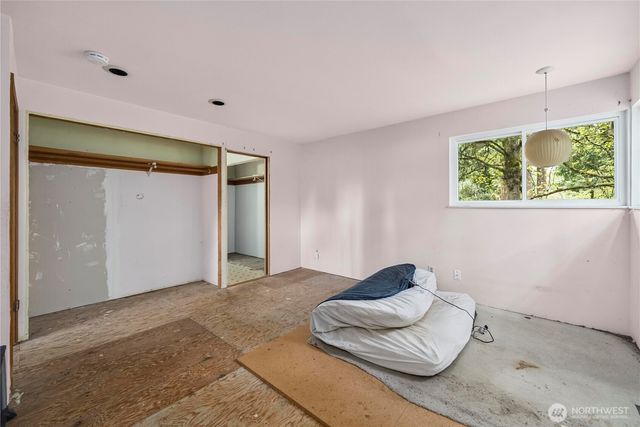 16030 33rd Avenue NE, Lake Forest Park, WA 98155