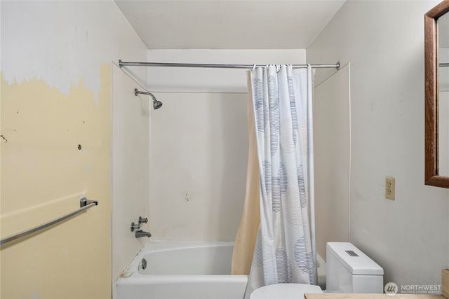 16030 33rd Avenue NE, Lake Forest Park, WA 98155