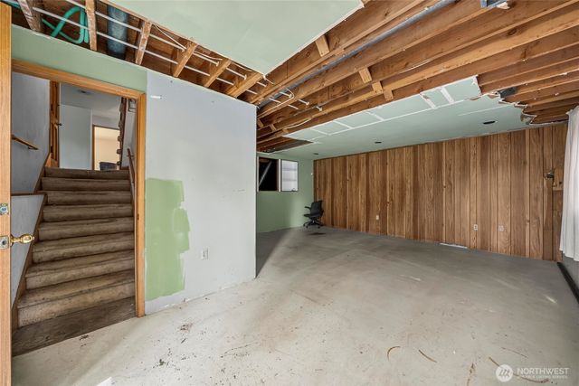 16030 33rd Avenue NE, Lake Forest Park, WA 98155