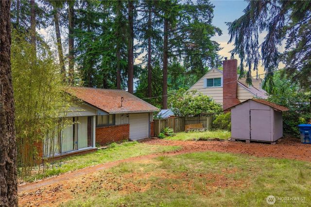 16030 33rd Avenue NE, Lake Forest Park, WA 98155
