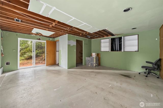 16030 33rd Avenue NE, Lake Forest Park, WA 98155