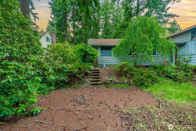 16030 33rd Avenue NE, Lake Forest Park, WA 98155