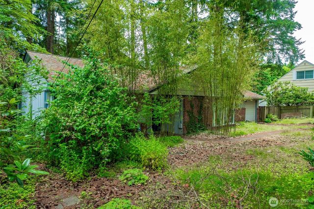 16030 33rd Avenue NE, Lake Forest Park, WA 98155