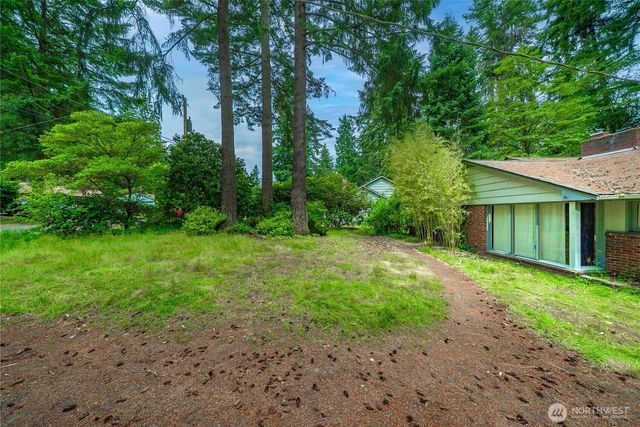 16030 33rd Avenue NE, Lake Forest Park, WA 98155
