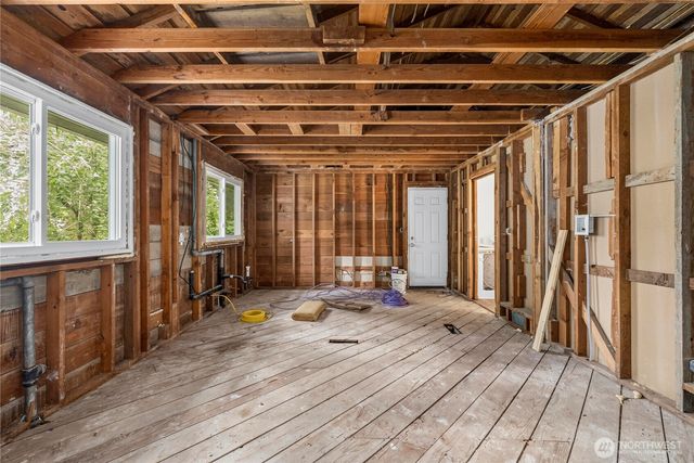16030 33rd Avenue NE, Lake Forest Park, WA 98155