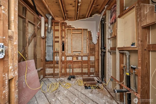16030 33rd Avenue NE, Lake Forest Park, WA 98155