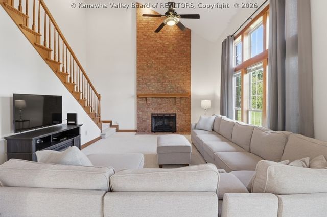 2006 Salisbury Way, Hurricane, WV 25526