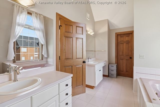 2006 Salisbury Way, Hurricane, WV 25526