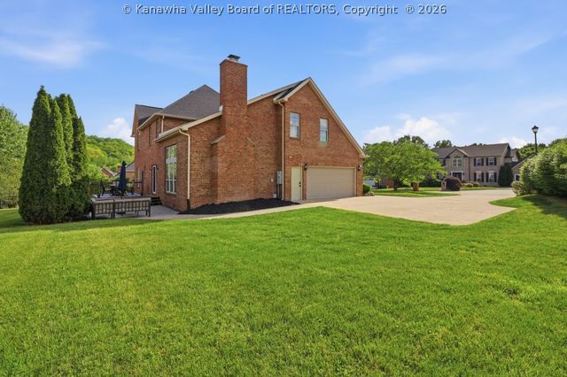 2006 Salisbury Way, Hurricane, WV 25526