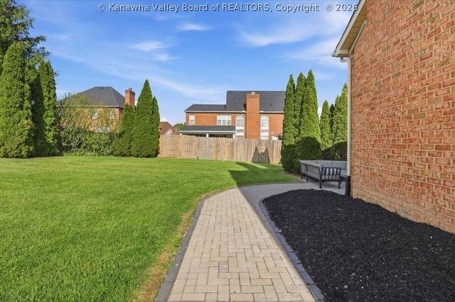 2006 Salisbury Way, Hurricane, WV 25526